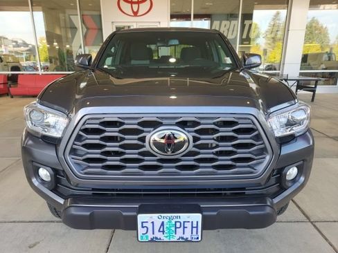 Certified 2023 Toyota Tacoma TRD Off-Road AWD/4WD image 5