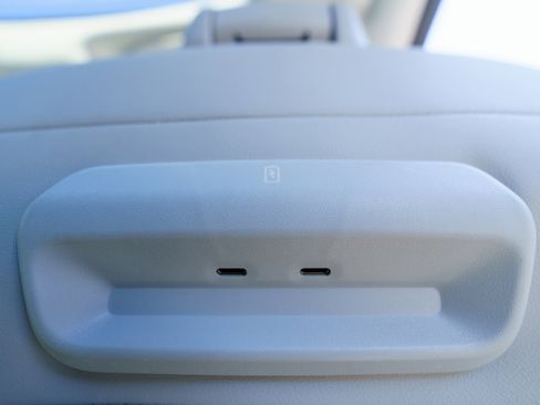 Used 2026 Ford Expedition Platinum image 16