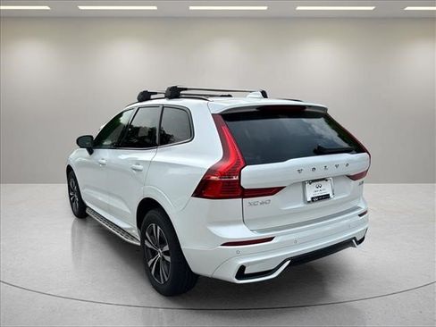 Used 2024 Volvo XC60 B5 Core AWD/4WD image 3