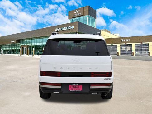 Used 2025 Hyundai Santa Fe Limited FWD image 7