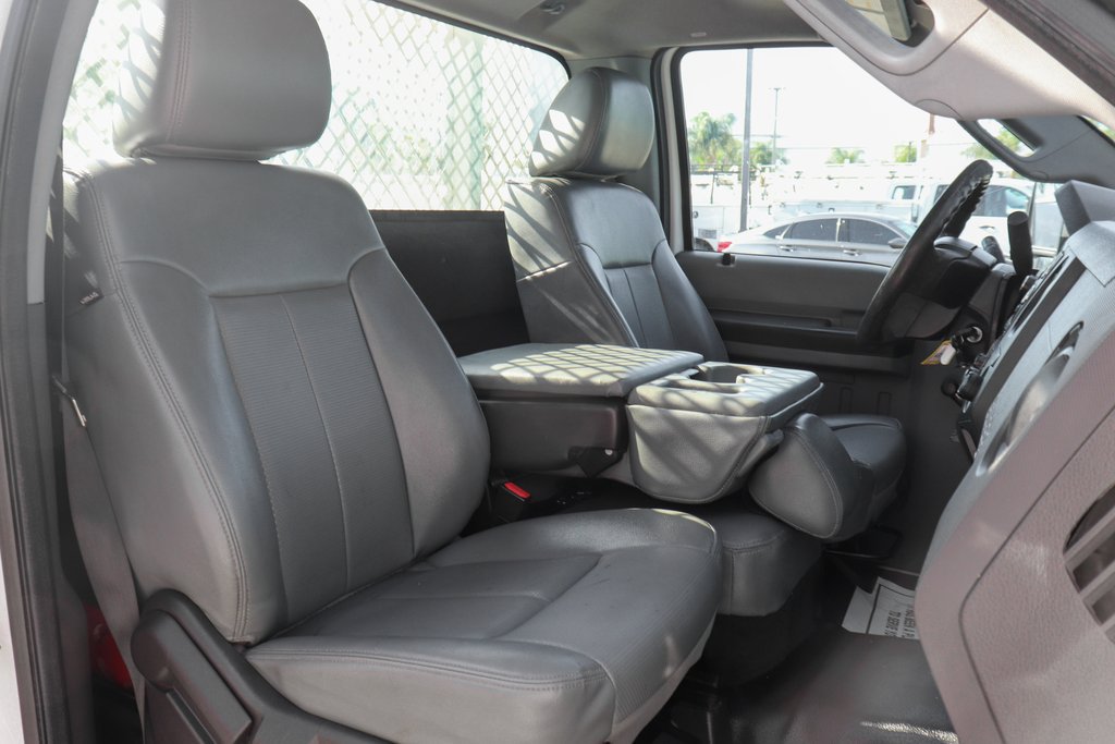 Used 2015 Ford F550 2WD Regular Cab Super Duty image 29