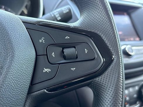 Used 2023 Chevrolet TrailBlazer LT FWD image 23