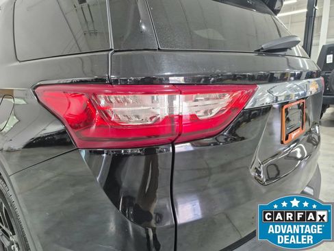 Used 2020 Chevrolet Traverse LS w/ LPO, Blackout Package FWD image 33