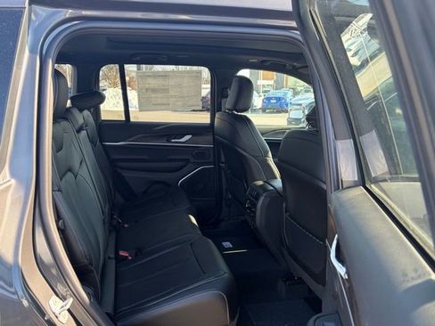 New 2026 Jeep Grand Cherokee Limited w/ Limited Altitude Package AWD/4WD image 31