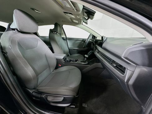 Used 2025 Kia K4 LXS image 30