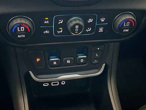 Used 2020 GMC Terrain SLT w/ Preferred Package AWD/4WD image 19
