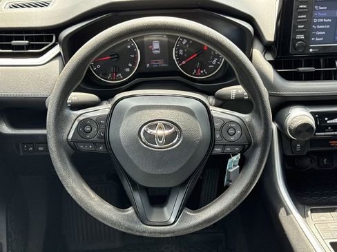 Used 2022 Toyota RAV4 LE image 23