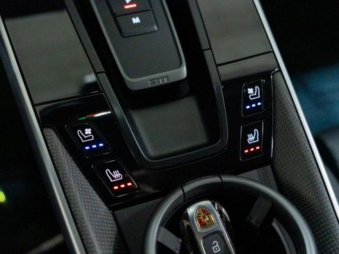 Used 2022 Porsche 911 Turbo image 52