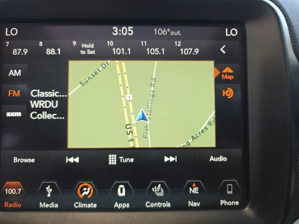 Used 2018 Jeep Renegade Limited w/ UConnect 8.4 Nav Group FWD image 30