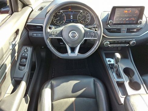 Used 2022 Nissan Altima 2.5 SR image 11