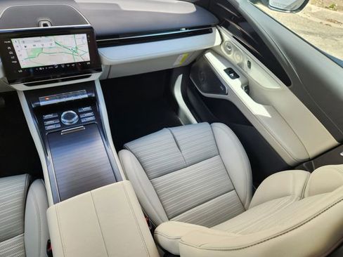 New 2026 Lincoln Nautilus Reserve AWD/4WD image 12