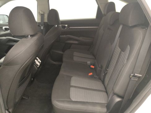 Used 2023 Kia Sorento LX FWD image 18