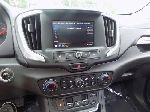 Used 2020 GMC Terrain SLE w/ Driver Convenience Package AWD/4WD image 17