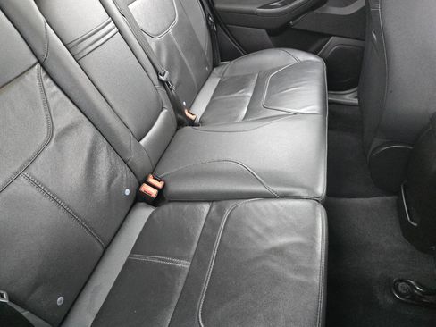 Used 2016 Ford Focus SE w/ Equipment Group 201A image 21