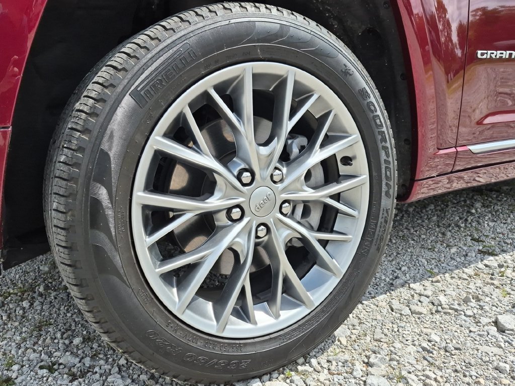 Used 2025 Jeep Grand Cherokee L Summit AWD/4WD image 24