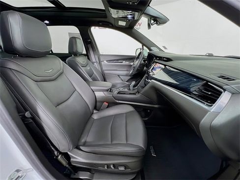Used 2024 Cadillac XT6 Premium Luxury w/ LPO, Floor Liner Package image 43