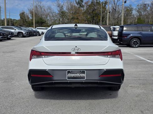 New 2026 Hyundai Elantra Limited image 4