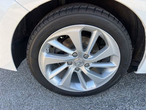 Used 2017 Acura ILX image 7