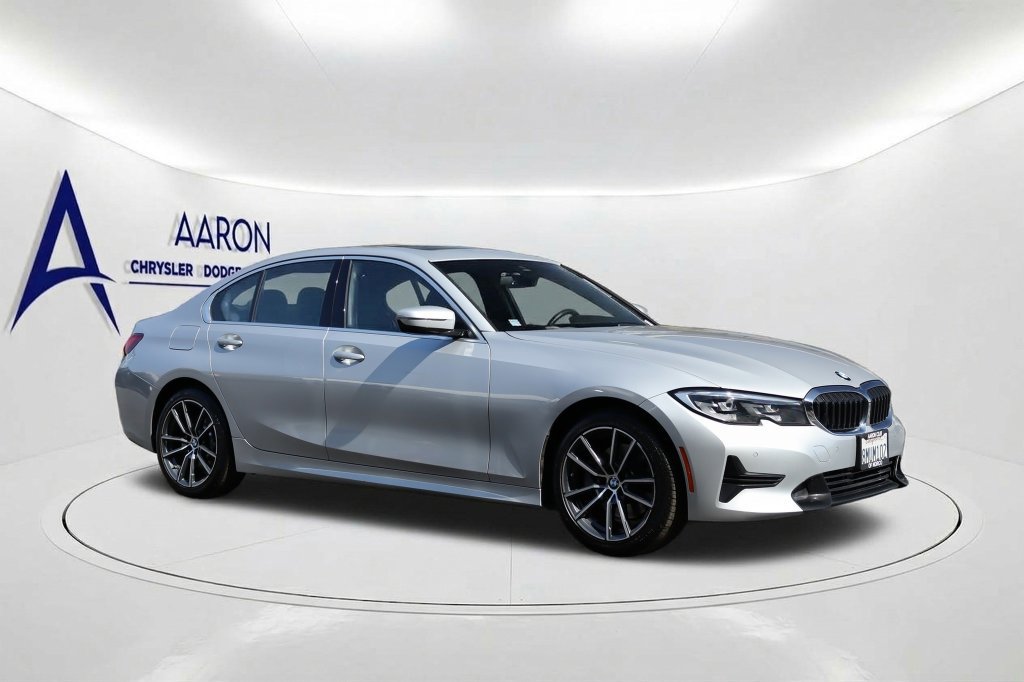 Used 2020 BMW 330i Sedan w/ Driving Assistance Package RWD image 4