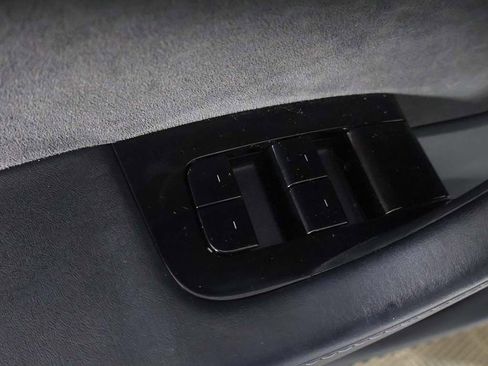 Used 2020 Tesla Model Y Long Range AWD/4WD image 38