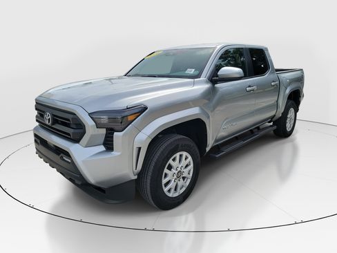 Used 2025 Toyota Tacoma SR5 RWD image 3