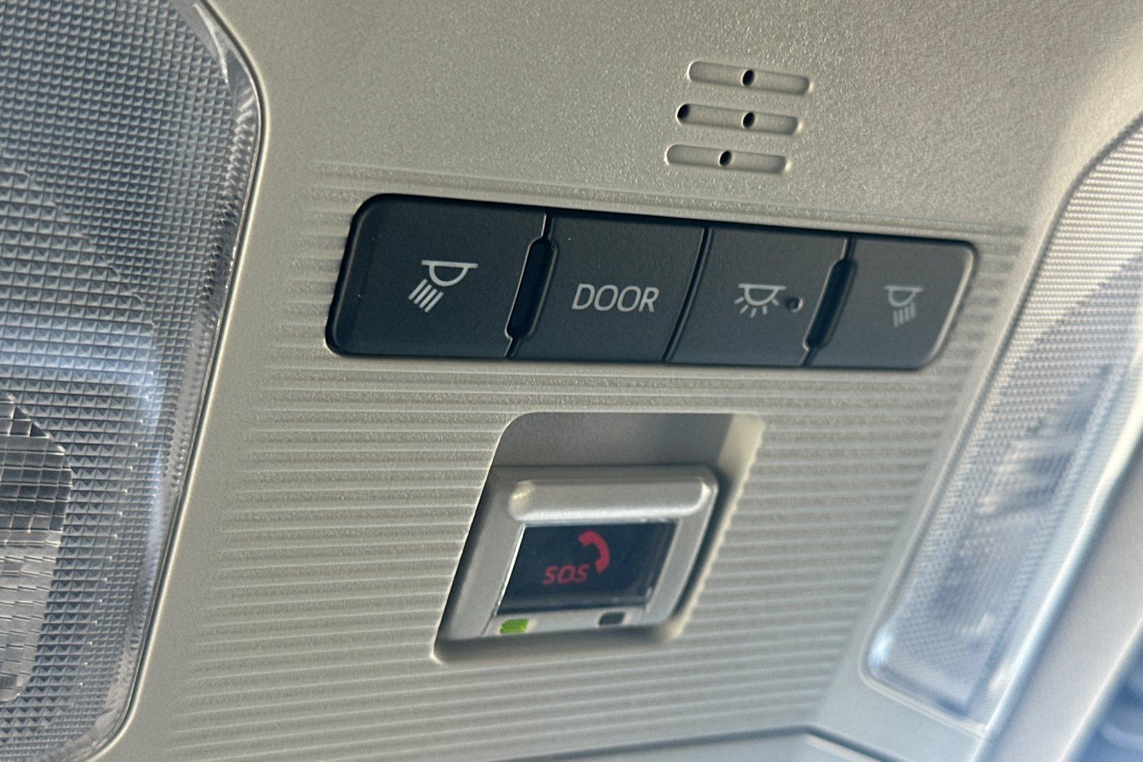 Used 2025 Toyota RAV4 XLE FWD image 23
