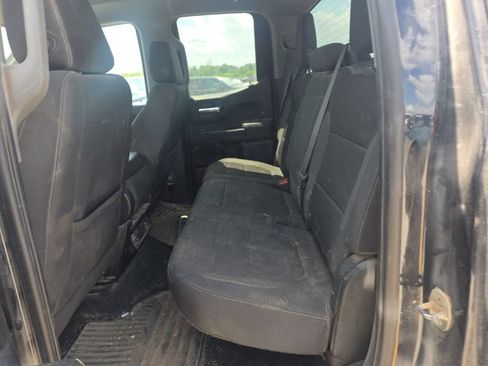 Used 2022 Chevrolet Silverado 1500 Custom w/ Safety Confidence Package AWD/4WD image 4