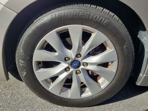 Used 2017 Subaru Legacy 2.5i Premium image 5