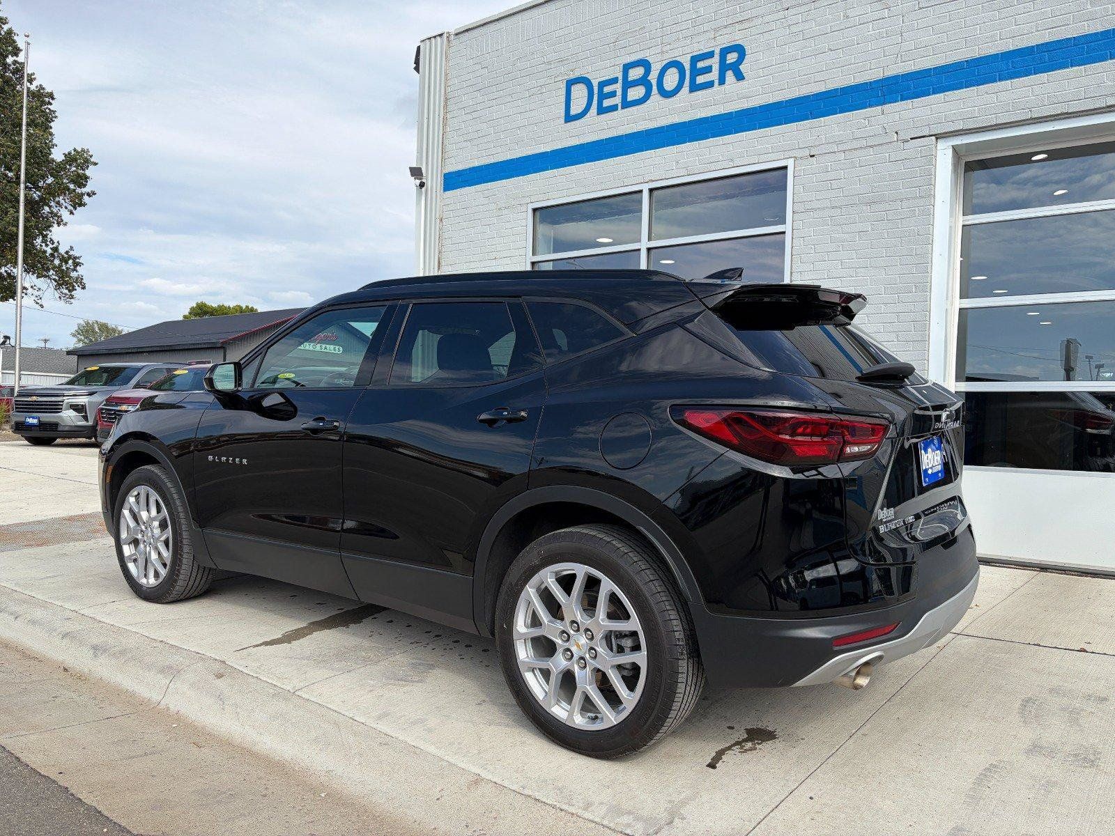 Used 2023 Chevrolet Blazer LT w/ Convenience Package AWD/4WD image 3