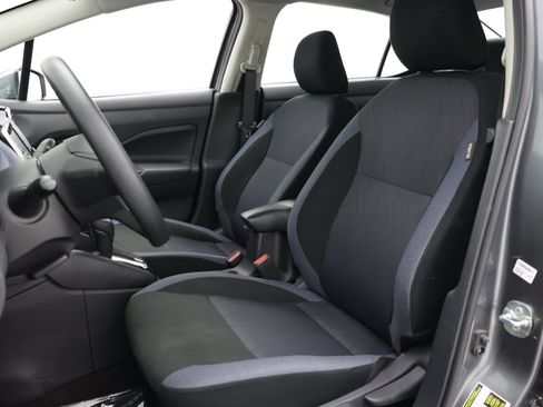 Used 2025 Nissan Versa SV FWD image 12