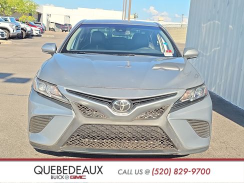 Used 2020 Toyota Camry SE w/ Convenience Package FWD image 2