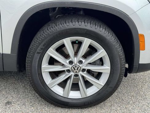 Used 2018 Volkswagen Tiguan Limited w/ Premium Package FWD image 26