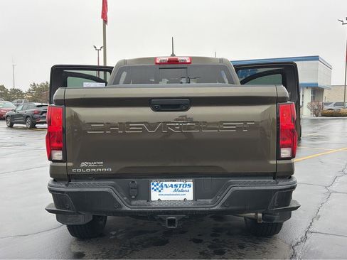 Used 2023 Chevrolet Colorado Trail Boss w/ Technology Package AWD/4WD image 10