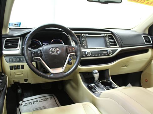 Used 2014 Toyota Highlander Limited Platinum image 7