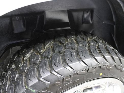 Used 2020 RAM 1500 Laramie AWD/4WD image 39