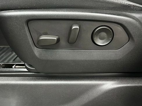 Used 2022 Chevrolet Silverado 1500 LT image 9