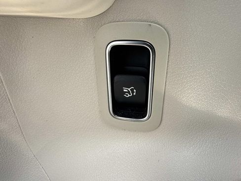 Used 2021 Mercedes-Benz GLB 250 4MATIC image 25
