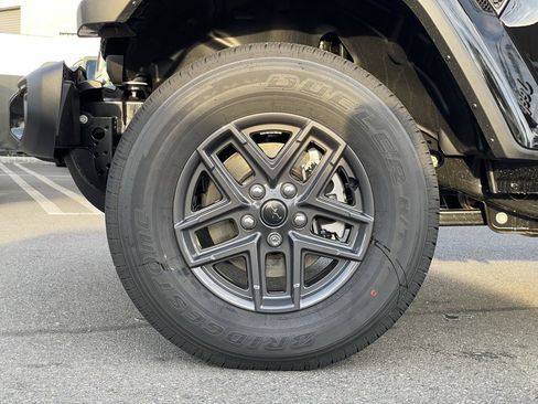 New 2026 Jeep Gladiator Sport image 11