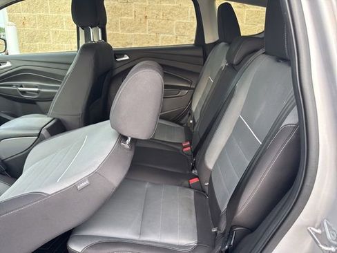 Used 2015 Ford Escape SE FWD image 12