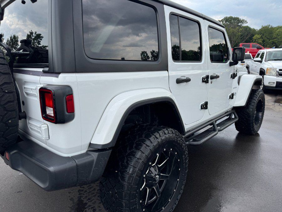 Used 2018 Jeep Wrangler Unlimited Sahara AWD/4WD image 11