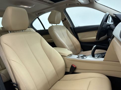 Used 2018 BMW 320i Sedan RWD image 28