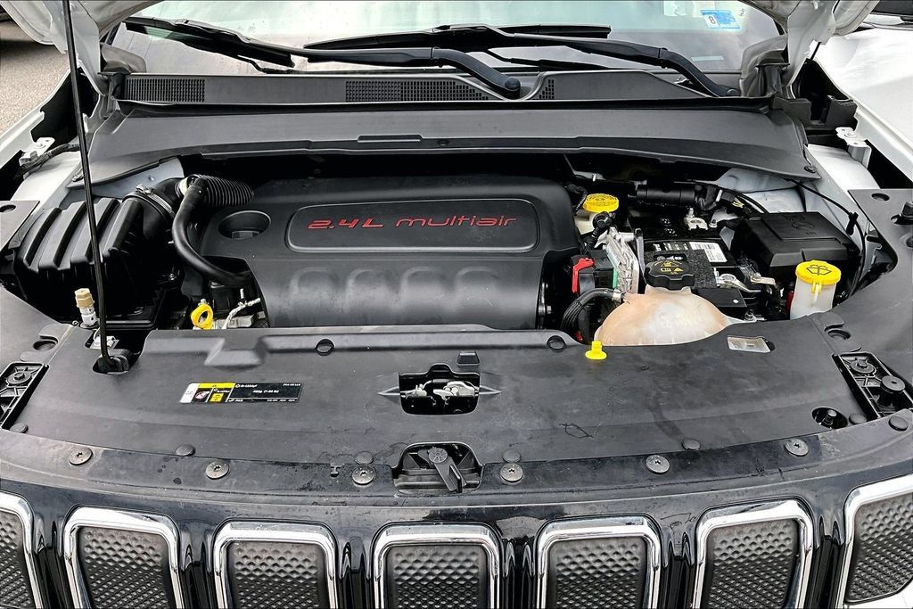 Used 2022 Jeep Compass Limited w/ Elite Group AWD/4WD image 29