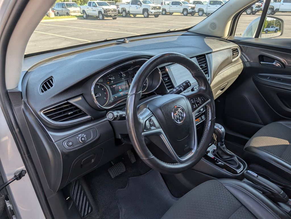 Used 2021 Buick Encore Preferred w/ Safety Package II AWD/4WD image 19