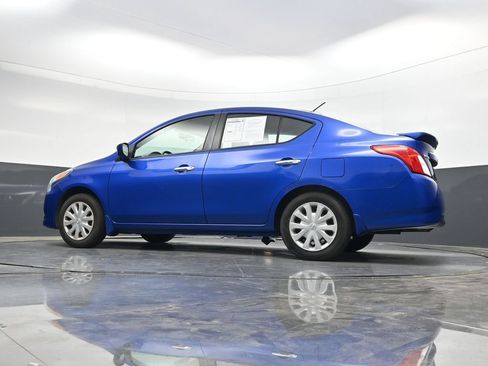Used 2015 Nissan Versa SV FWD image 41