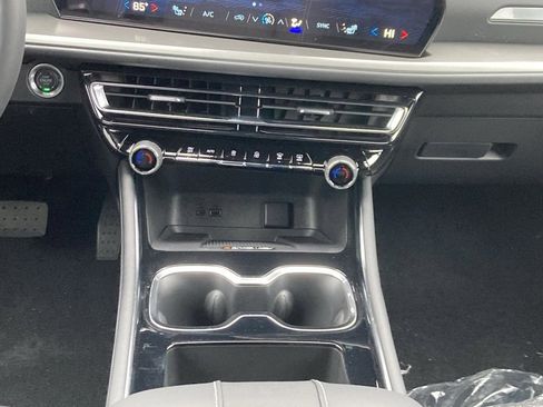 New 2026 Chevrolet Traverse LT w/ Driver Confidence Package image 18