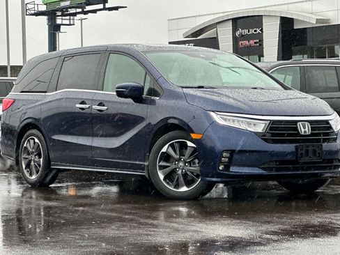 Used 2022 Honda Odyssey Touring image 2