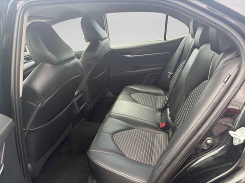 Used 2021 Toyota Camry SE FWD image 18