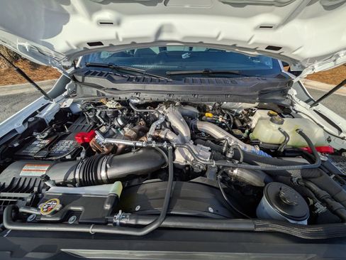 New 2025 Ford F450 XL w/ XL Chrome Package image 10