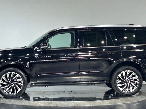 New 2026 Lincoln Navigator Black Label AWD/4WD image 5