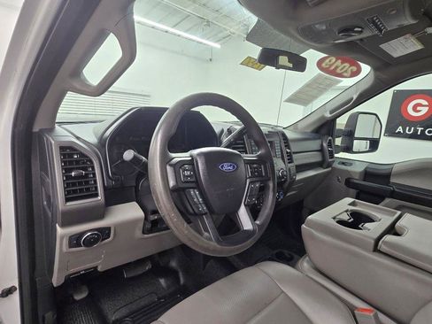 Used 2019 Ford F250 XL w/ STX Appearance Package RWD image 12